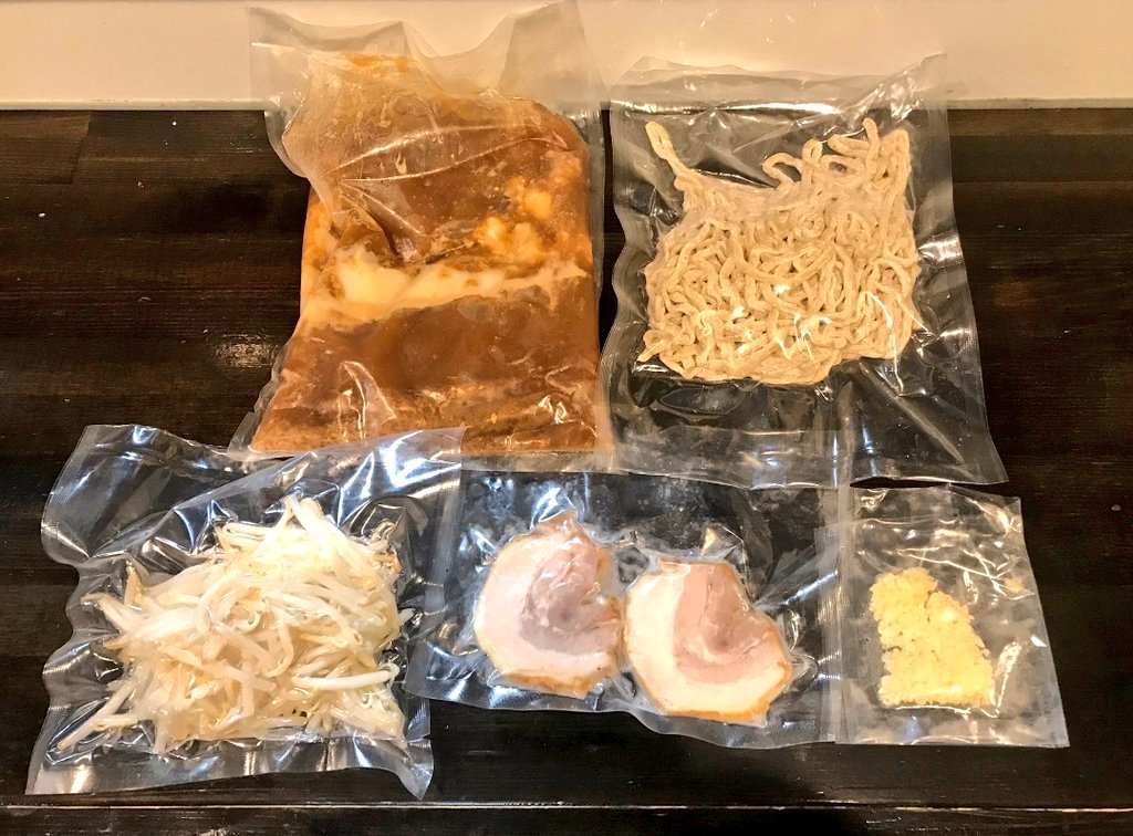 ラーメン荘 これが好きだから 4 9 木 は お土産ラーメン0食 持ち帰り豚30本の販売を予定しております 持ち帰りメニューの販売のみで 店舗内でのラーメン販売は致しません 詳細 注文方法は明日の朝ツイッターにて告知させていただきますのでご確認を