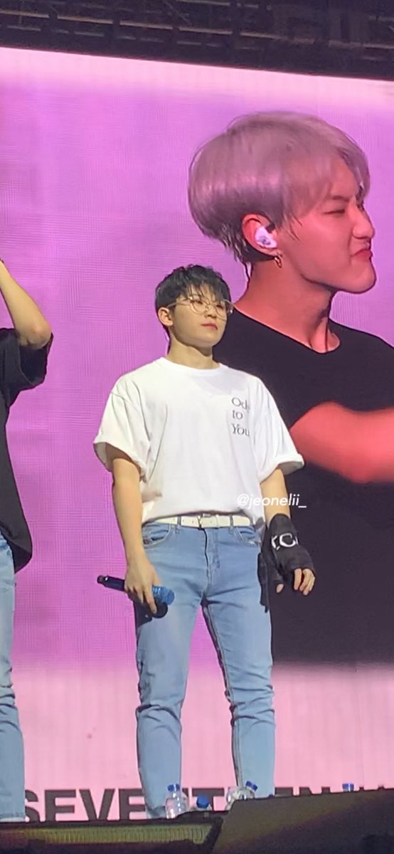 for my uji stans out there  same with soonyoung, ya boi won’t look at me ahahahahahhaa he’s just enjoying every performance, jamming with carats  @pledis_17  #SEVENTEEN  #OdeToYouInMNL