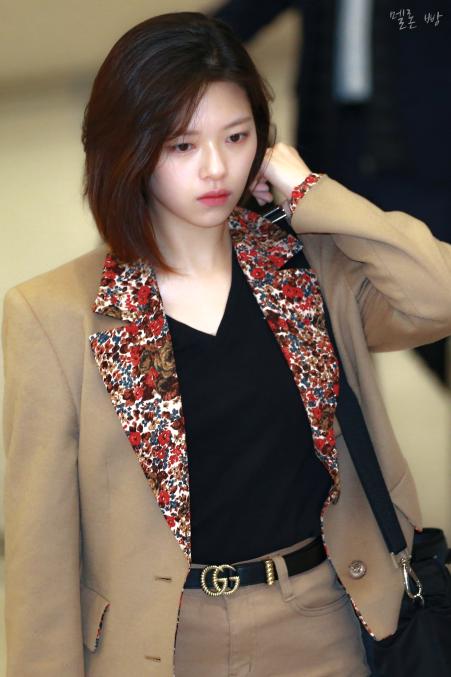 Black-haired Jeongyeon- a long, devastating thread