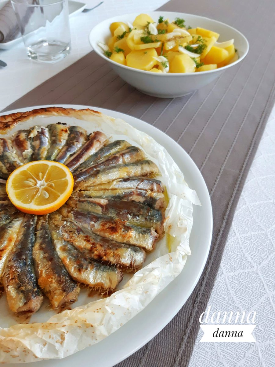 DannaR1963's tweet photo. Srdele frigane na pek-papiru
•
•
•
#homedesing #desing #home #settingtable #homedecor #tablesetting #tabledeccor #recipe #recept #cooking #yamy #homemadefood #foodblogger #lunch #lunchtime #ručak #salad #lemon #fish #oil #flour #oliveoil #bakingpaper https://t.co/yQpIX6sV0L