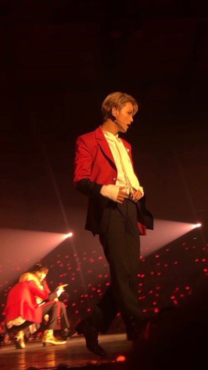 his gold skin omg