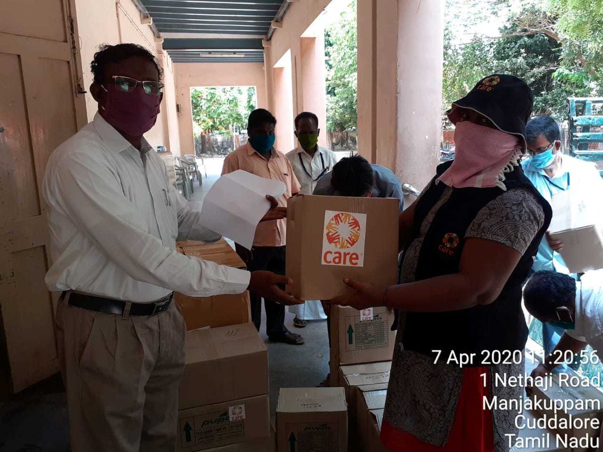 CAREIndia's tweet photo. CARE India has supplied personal safety equipment for medical personals. A sum of 10500 masks, 200 sanitizer bottles, &amp; 750L of liquid disinfectant was provided in Katumannarkoil, Cuddalore &amp; Ponneri, in Tamil Nadu.
Support: https://t.co/9LCwguMjMA https://t.co/oTA3TDFqT3