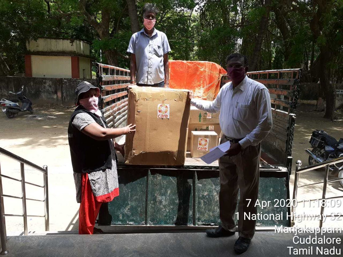 CAREIndia's tweet photo. CARE India has supplied personal safety equipment for medical personals. A sum of 10500 masks, 200 sanitizer bottles, &amp; 750L of liquid disinfectant was provided in Katumannarkoil, Cuddalore &amp; Ponneri, in Tamil Nadu.
Support: https://t.co/9LCwguMjMA https://t.co/oTA3TDFqT3