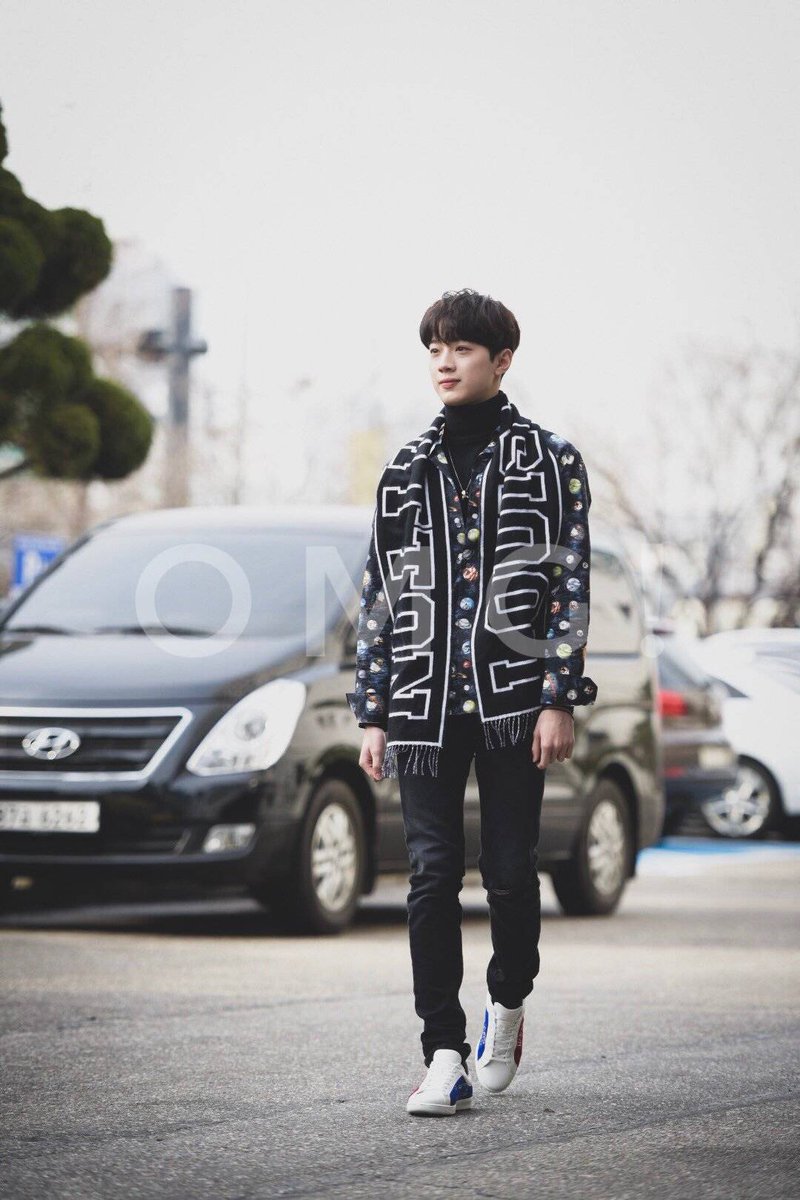 hourlyguanlin's tweet photo. https://t.co/xL4sPUj9mj