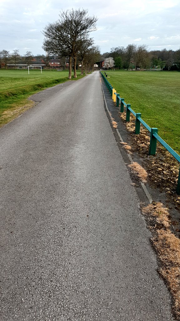 Rina_Sowler's tweet photo. A quiet morning run⛅☺️.
#OneOutdoorRunADay
#StaySafeandStayStrong
#CumulusCloud ?☁️🤓 https://t.co/sQQ5xOGpvQ
