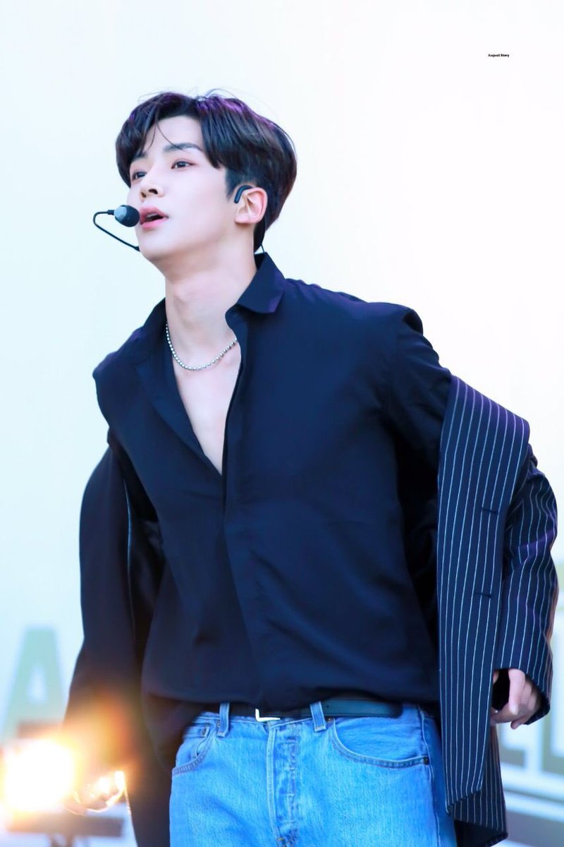 6. His exposed neck  #로운  #SF9  #ROWOON  #에스에프나인