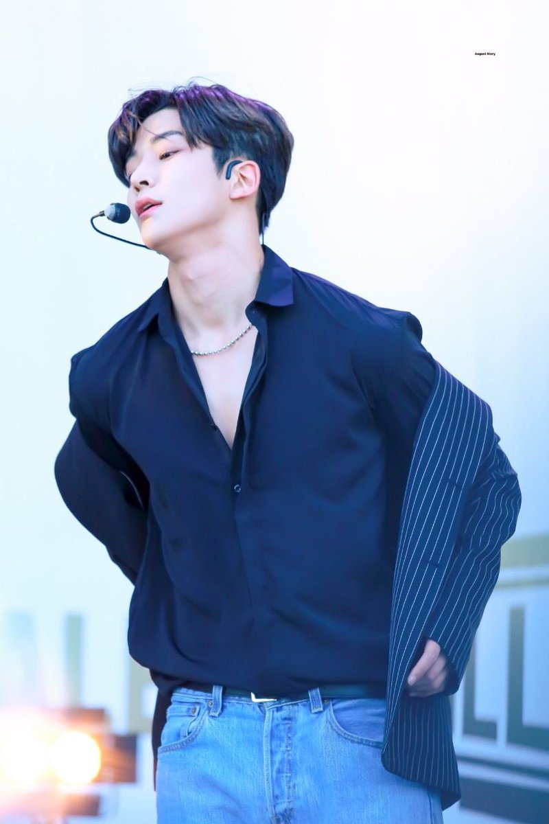 6. His exposed neck  #로운  #SF9  #ROWOON  #에스에프나인