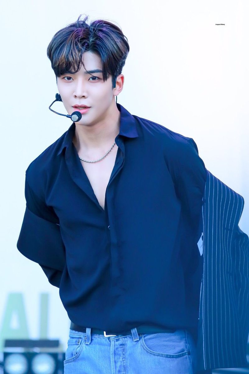 6. His exposed neck  #로운  #SF9  #ROWOON  #에스에프나인