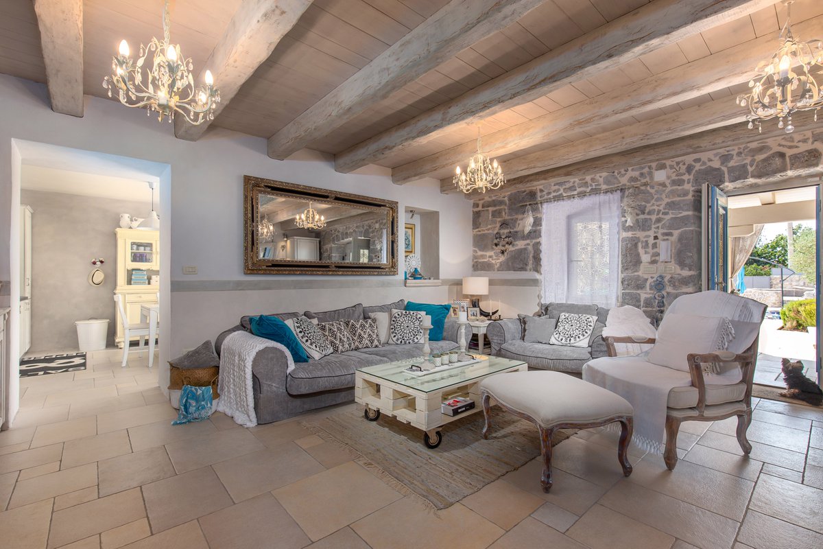 VisitKrk's tweet image. Charming holiday house with pool and beautiful sea view for 3-4 persons, located in Kornić.

More at: bit.ly/2woLYlV
#VisitKrk #KrkIsland #PoolVilla #HolidayHouse #Mediterranean