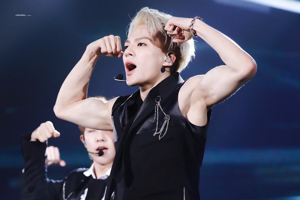 รักแร้เนียนกว่าผู้หญิงอย่างชั้น.......