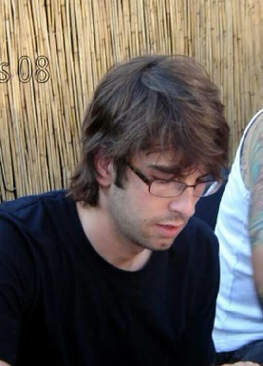 Madeleine_1115's tweet photo. DEAR #bourdies happy #LegendaryRob day
#WhereforeArtThouRob 😏
#WeAreMissingYou
#GetYourArseOffThatSurfboardAndBackOnToDrumKit 🥁🥁🥁🥁🥁💞💞💞💖💖💖 https://t.co/R26GxBVZQ4