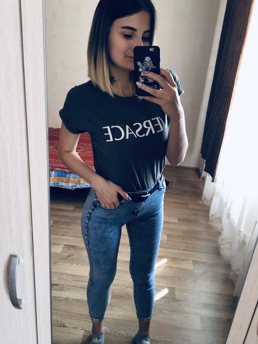 AlinkaIl4enko's tweet photo. Ещё дома пока https://t.co/ftwJ1hZsd4