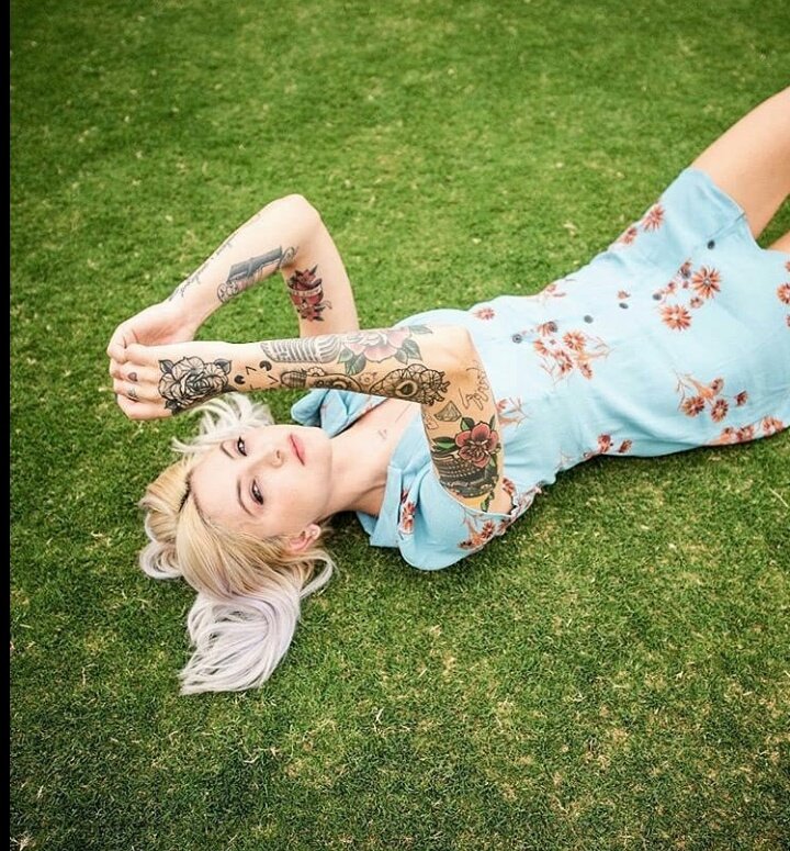 Julia Twitter dan hayranlarından gelen soruları cevapladı görmek için kaydırın