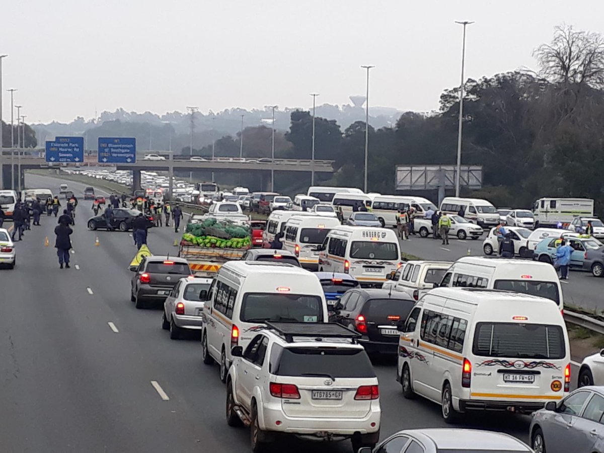Abramjee's tweet photo. #LockdownSA Roadlock JHB. https://t.co/bpMmAHFJmH