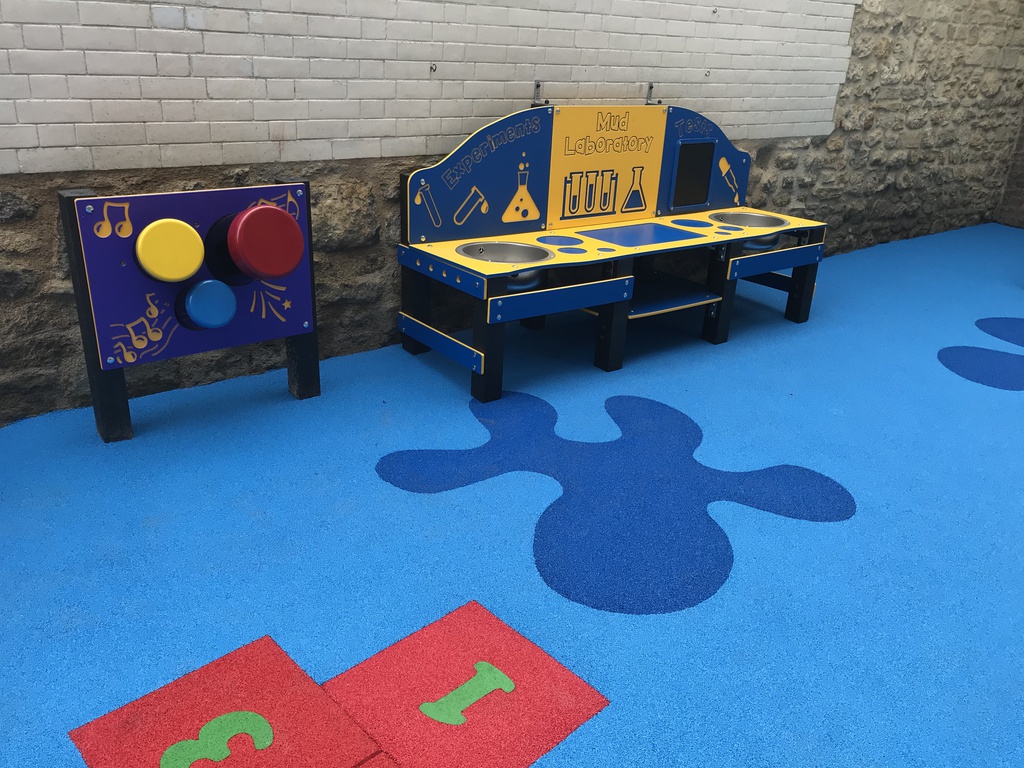 ExternalWorks's tweet photo. Nursery #playground with restricted space transformed into fun and exciting space by @playsafesound https://t.co/DklnTPAChq https://t.co/oGlZMjBT22