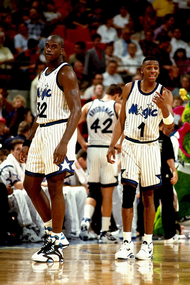 NBAspain's tweet photo. ✨✨✨✨

#DíaDeLosMagic en @MovistarNBA https://t.co/61i9gu0vOk