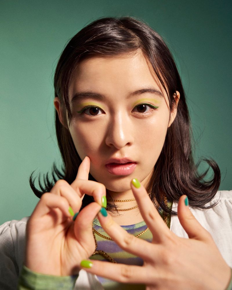 NYLONJAPAN's tweet photo. 【 #tokyoitgirlbeauty 】
4月の #TIGB は、プレイフルなワンカラーメイクを5週に渡ってお届け。vol.1は、今最も注目を集めている女優 #森七菜 登場! 彼女がトライしたいカラーメイクって? 答えはhttps://t.co/Z3dZ7CPfElでチェック!
CHECK▶ ︎https://t.co/KnlzdfH54D https://t.co/XN2PcFQHdV