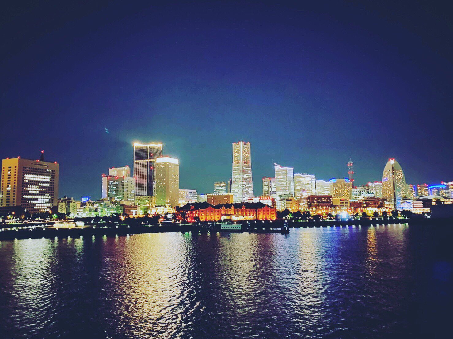 横浜国立大学男子硬式庭球部 テニス部 しかも 横浜 みなとみらいにも自転車で行けちゃう距離です 僕も友達と自転車で授業終わりにみなとみらいによく行きましたよ めっちゃ夜景綺麗なので是非 P S 下宿生は良い自転車買いましょう 明日は年中