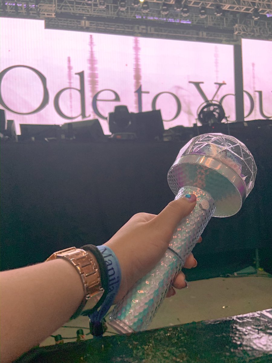 since we’re celebrating the second month of  #OdeToYouInMNL , might as well upload my vip royalty experience  i’m feeling quite emotional as i’m doing this rn ; a thread @pledis_17  #SEVENTEEN  #OdeToYouInManila