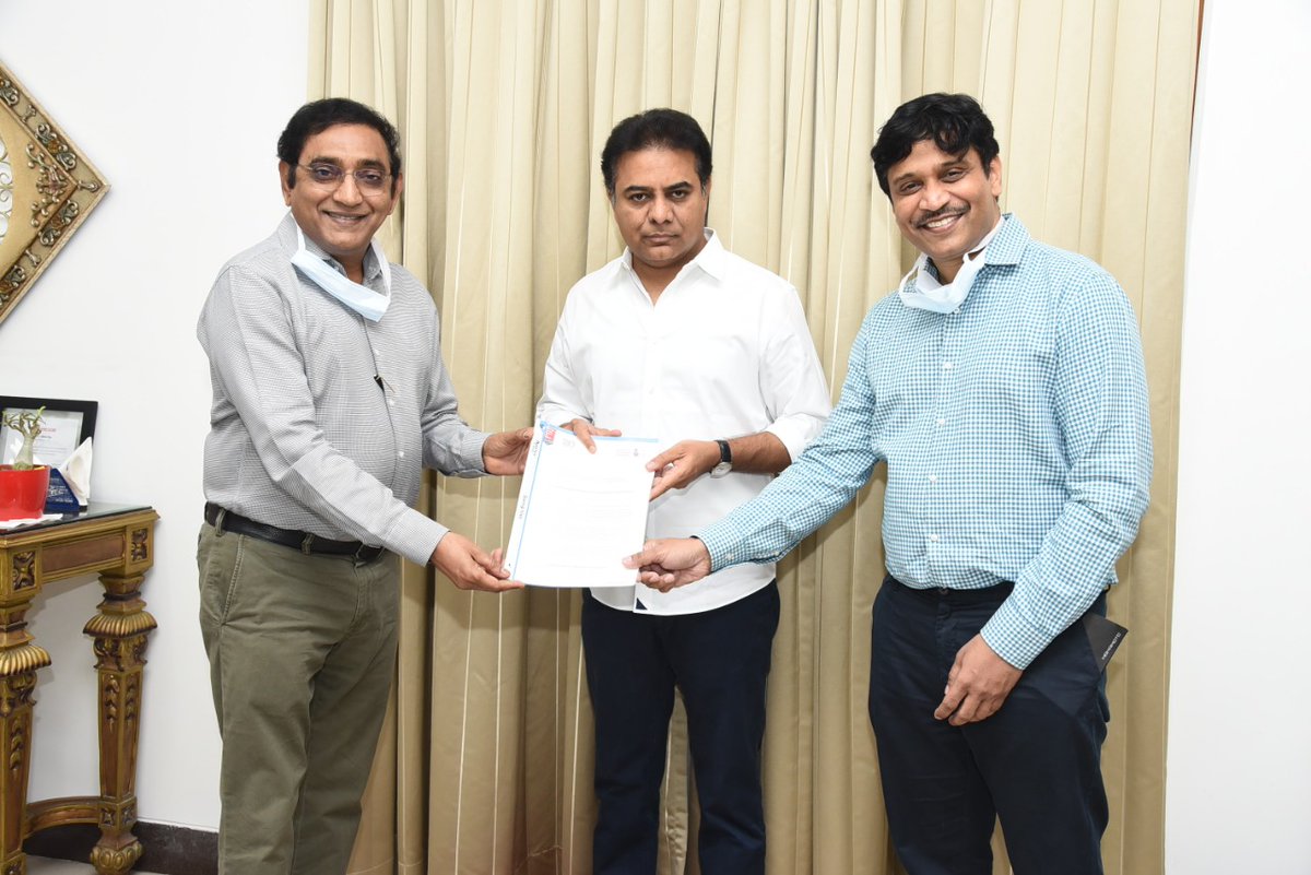 KTRBRS's tweet photo. Many thanks to Dr. Ramesh Kancharla, CMD, Rainbow Hospitals, for donating 5,000 PPE Kits, 10,000 N95 masks, and 2,00,000 3-ply masks worth about Rs One Crore to Telangana Government. These will help our frontline warriors combat #Coronavirus pandemic effectively. https://t.co/pPSSoEhtaR