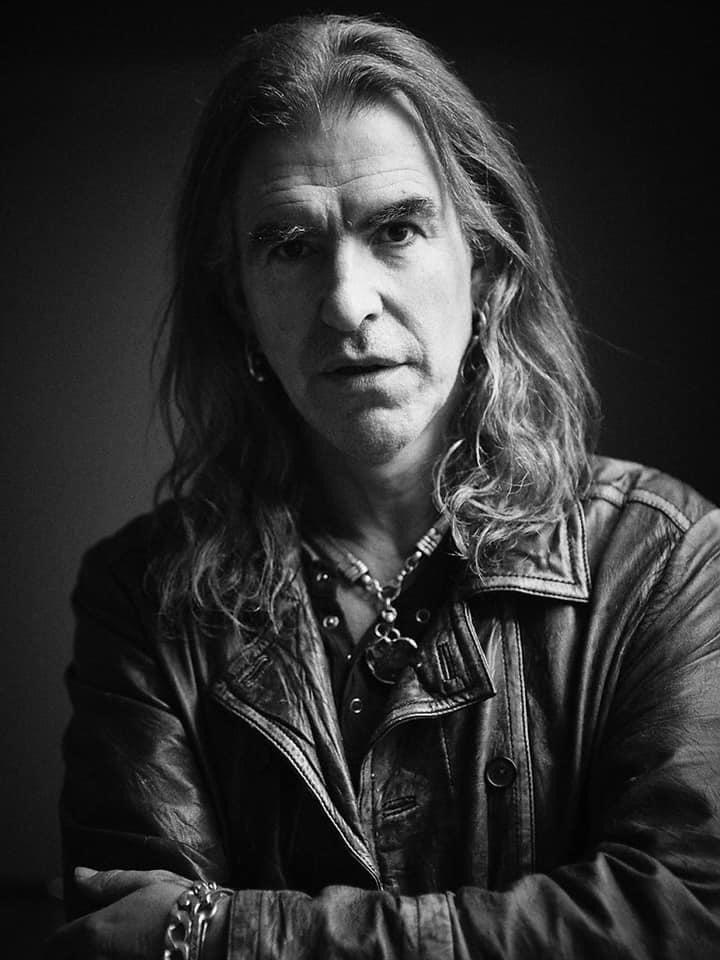 Happy birthday to Justin Sullivan of 