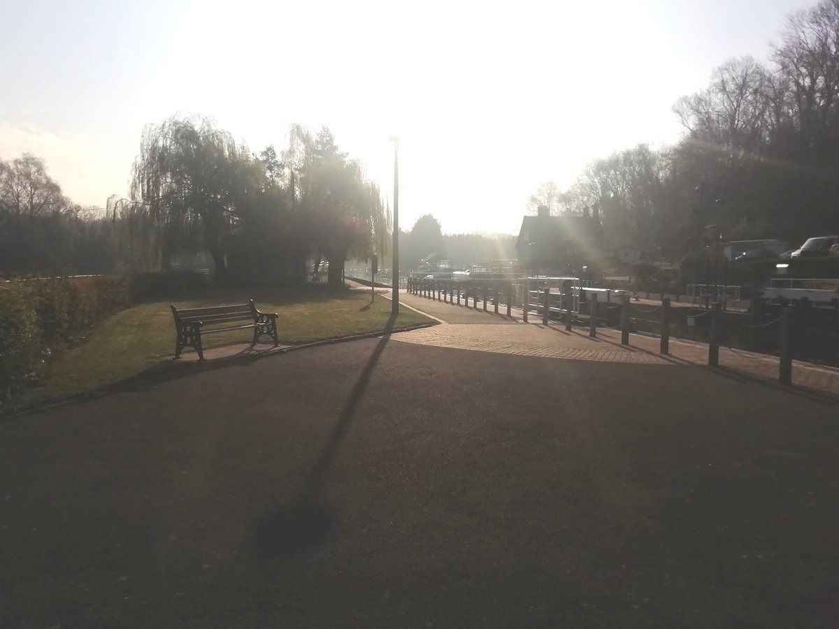 KarenLenny08's tweet photo. Another lovely morning..π #Allingtonlock https://t.co/mphSxlus6u