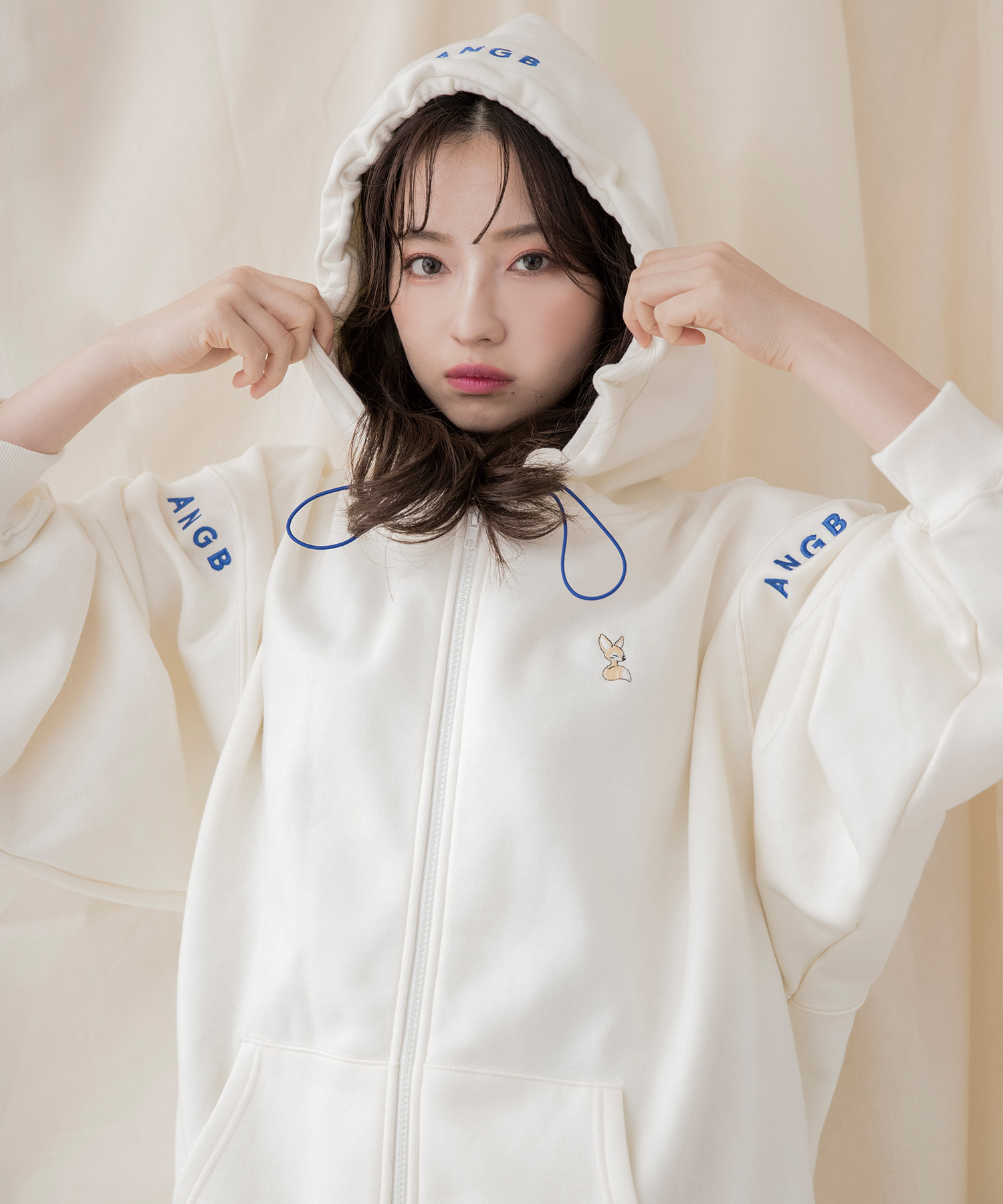 ジャケット フェネック ANDGEEBEE 村瀬紗英 フェネック ブラック ANDGEEBEE on X: 