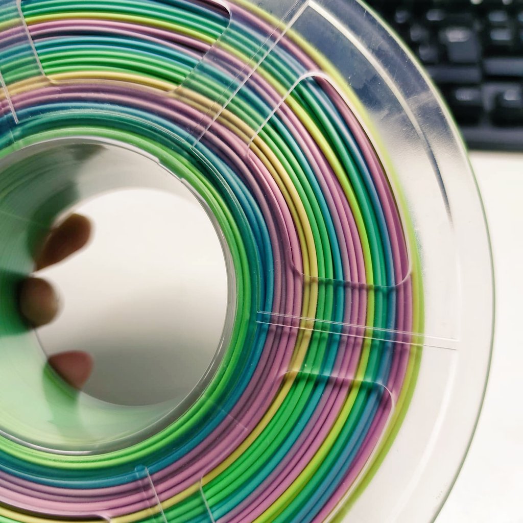 3DHeroAmazon's tweet photo. 3D Printingโค๏ธ
The filament is very beautiful. I will be printed tomorrow๐๐๐๐๐
#3d #3Dprint #3Dprinter #3Dprintart #3Dprinted #3dprintfilament #3dprintinglife #3dprojection #3ddesigner #3dtechnology #3dprintingclub #3dscience #3dprinted #rainbowfilament #impresion3d https://t.co/iy3wuurwpk