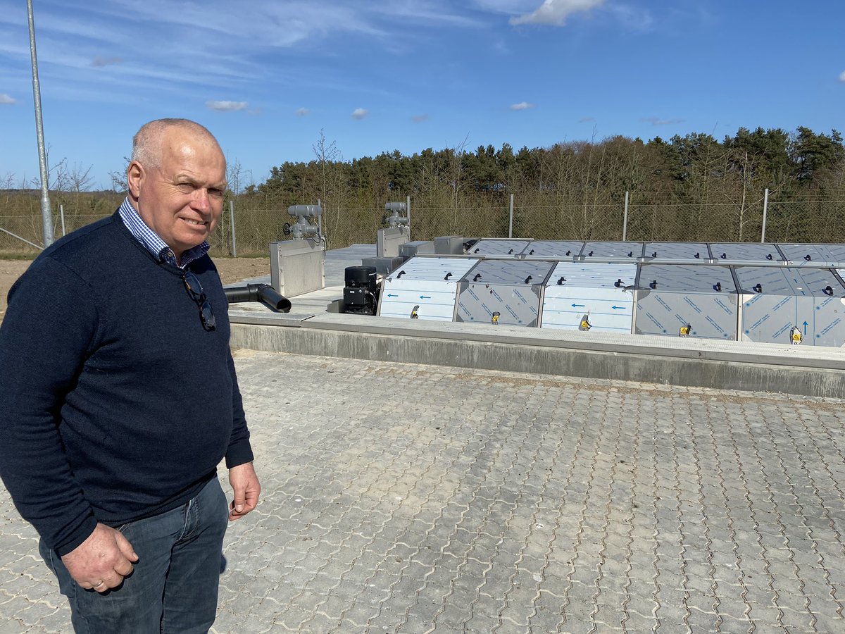 Mikropladt sniger sig ind alle vegne. Også i det rensede spildevand. Hvor meget er det, og kan det fjernes? Det taler Søren Erikstrup fra Mariagerfjord Vand om i den nyeste udgave af vores podcadt spreaker.com/user/11941562/…