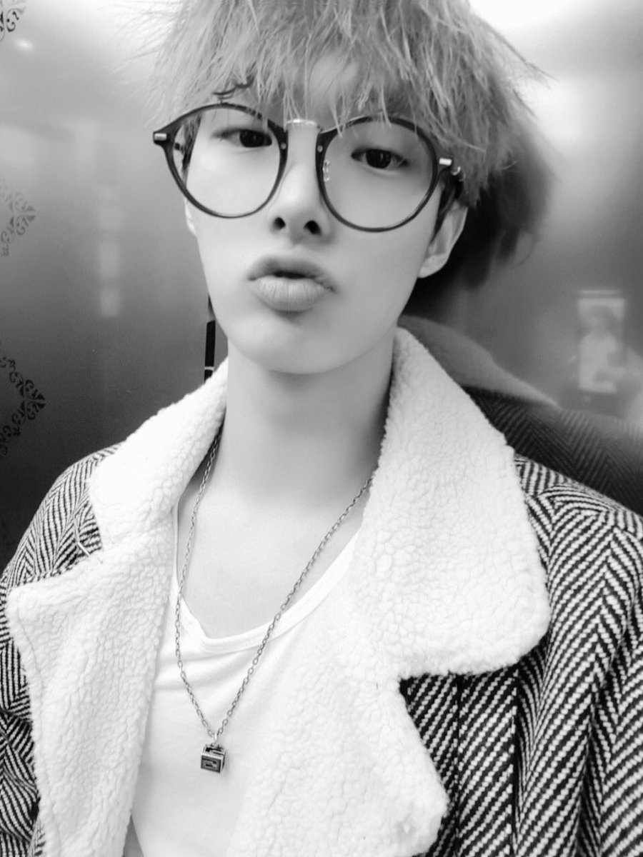 ATEEZofficial's tweet image. [#민기] 밍기 왔다~~
#ATEEZ #에이티즈