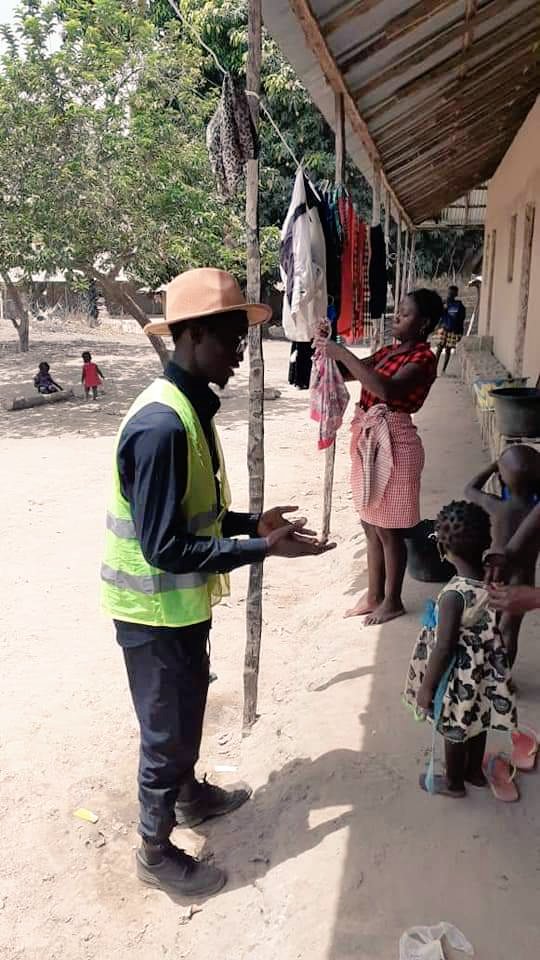 bisambiole's tweet image. #NaNhaTerra
As medidas de emergência sanitária não adequadas ao nosso contexto adotado pelo Estado🇬🇼, estão a ser #repensadas e aplicadas a nossa realidade pelas organizações da S. Civil, tanto a nível da #prevenção e como na supressão das #necessidades das famílias carenciadas.