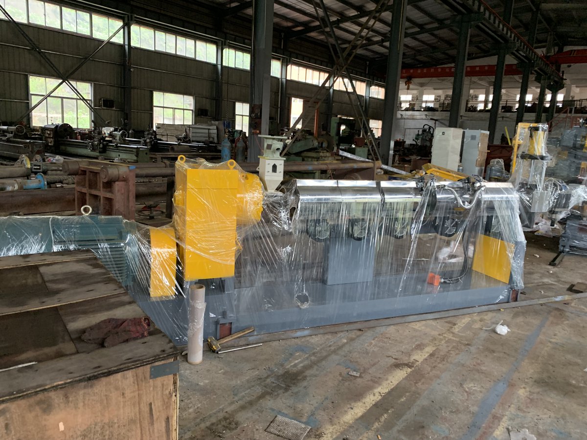 yeshinemachine's tweet image. PC Luggage Sheet Extruder Machine Shipped

It is widely used in Luggage , Suitcase, Trolley bag, Refrigerator, Air condition, bathroom production etc.

yeshinegroup.com/plastic-sheet-…
#plasticsheetextrudermachine
#plasticextrusionmachine
#luggagemakingmachine