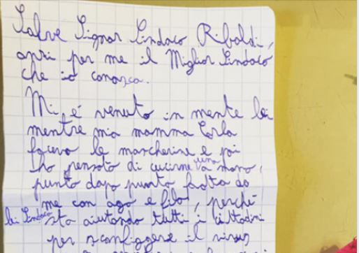 Un bambino di Casale Monferrato regala al sindaco una mascherina cucita a mano - mamme.it/un-bambino-di-…