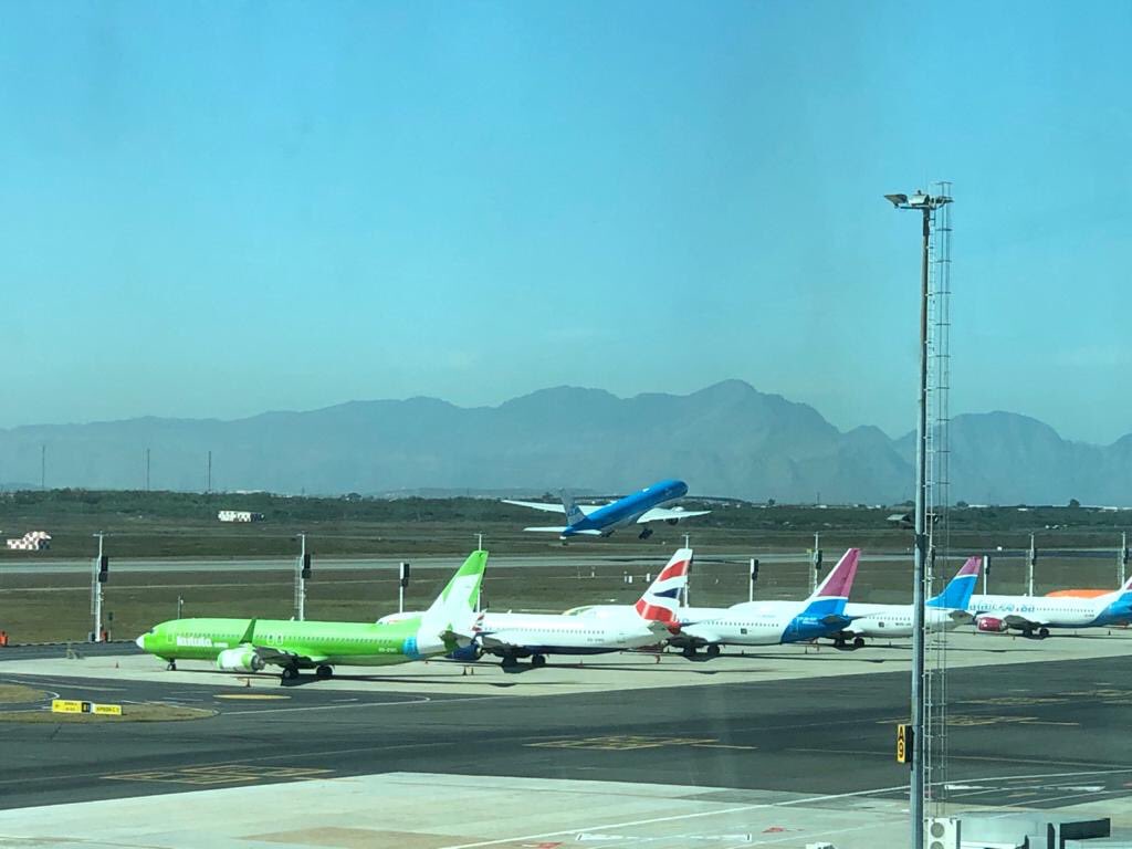 Wheels up! First ⁦<a href="/KLM/">KLM</a>⁩ Dutch/French repatriation flight has departed from Cape Town. On board Dutch, French and other EU citizens. ⁦<a href="/NLinSouthAfrica/">Netherlands in SA</a>⁩ ⁦<a href="/DutchMFA/">Dutch Ministry of Foreign Affairs 🇳🇱</a>⁩ ⁦<a href="/EUinSA/">EU in SA</a>⁩ ⁦<a href="/FrenchEmbassyZA/">France in South Africa, Lesotho and Malawi</a>⁩