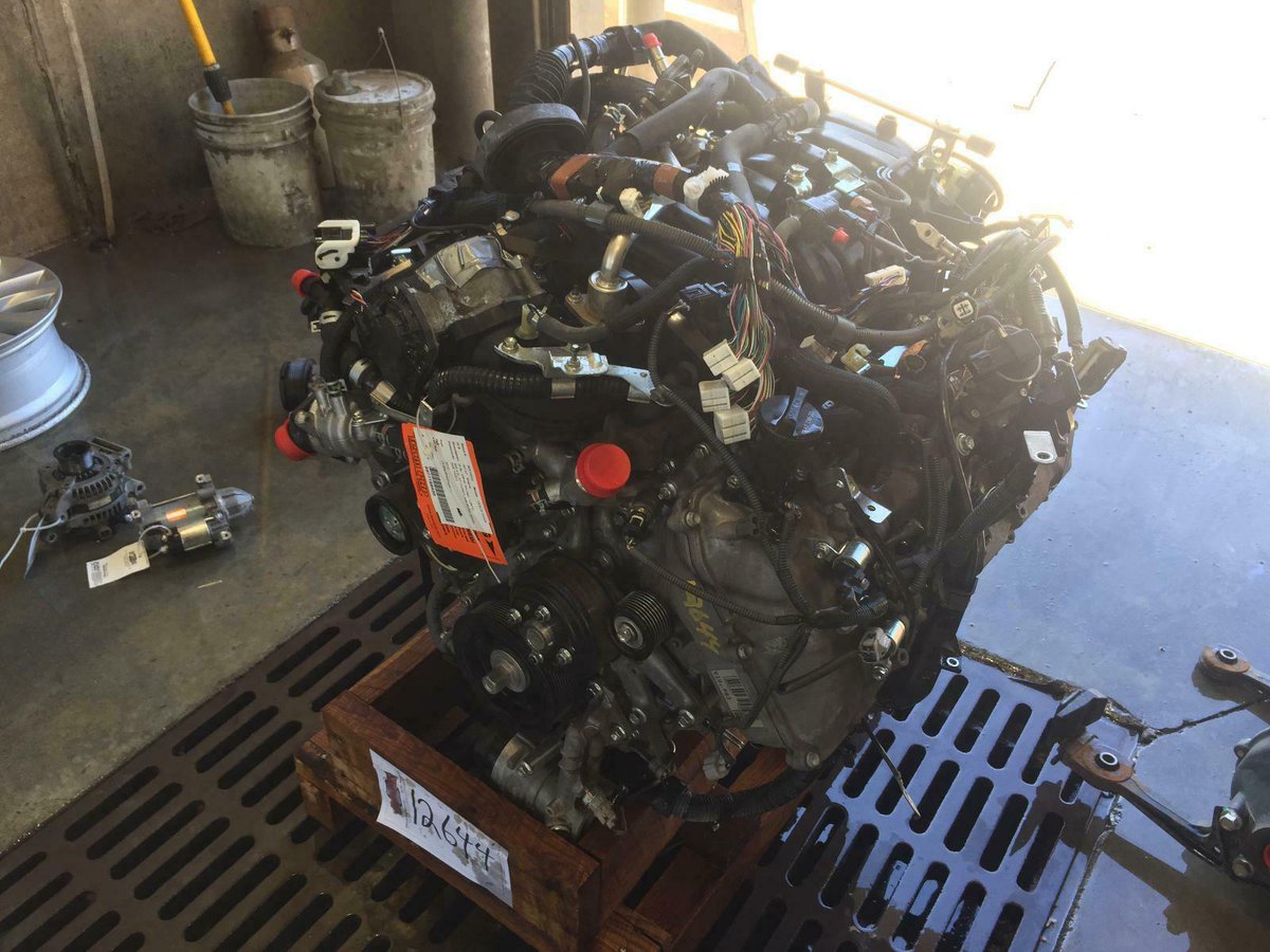 ExoticParts's tweet photo. -Toyota 2TRFE complete engine with transmission
- Toyota 1URFE complete engine with transmission
https://t.co/z2APZYZLuo 
What is your order? 
#2trfe #1urfe #vvti #dualvvti #toyotahilux 
#usedengine #buyonline #COVIDー19 #FullMoon https://t.co/IZPgnTGdH1