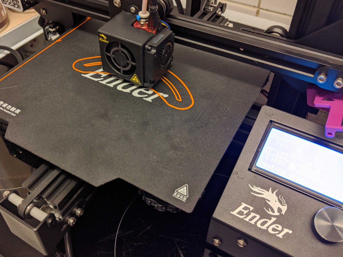 coderus's tweet image. Our team have been busy behind-the-scenes doing everything in their power to help the local community by 3D printing their own visors at home to be used at Ipswich hospital 😊
#Everylittlehelps
#Coderus