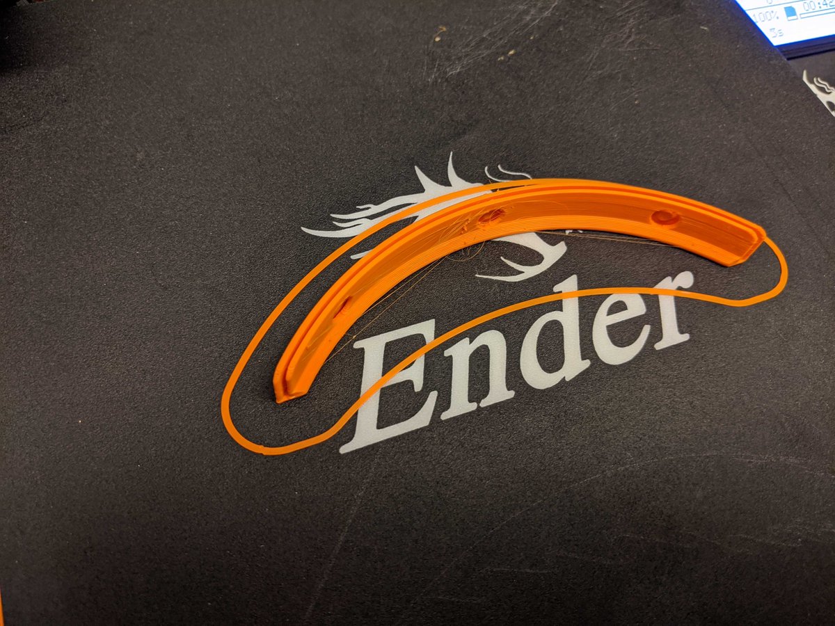 coderus's tweet image. Our team have been busy behind-the-scenes doing everything in their power to help the local community by 3D printing their own visors at home to be used at Ipswich hospital 😊
#Everylittlehelps
#Coderus