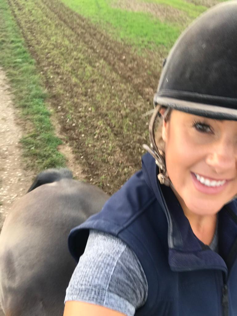 WeirElectrical's tweet photo. As Covid-19 lockdown continues we all have to find ways of getting our fresh air and exercise. Here is Michelle Beech enjoying time riding her horse Paris.
Any questions about our products please contact michelle.beech@pbwel.com or +44 7513 120692.
#staysafe #earthing #pbwel https://t.co/IJxQnOuRJY