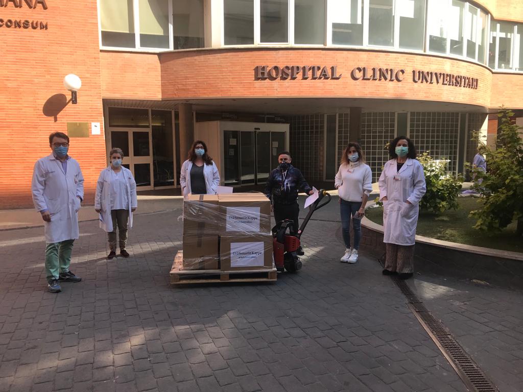 Hospital Clínic de València (@gvaclinic) on Twitter photo 🏥🎁 Muchas Gracias <a href="/smurfitkappa/">Smurfit Westrock</a> por las originales cajas para traslado de las muestras #Covid_19 que ha donado a <a href="/GVAclinic/">Hospital Clínic de València</a>, incluye además mensajes optimistas ❤💪 #EsteVirusLoParamosUnidos #UnDiaMasEsUnDiaMenos 🏥🎁 Muchas Gracias <a href="/smurfitkappa/">Smurfit Westrock</a> por las originales cajas para traslado de las muestras #Covid_19 que ha donado a <a href="/GVAclinic/">Hospital Clínic de València</a>, incluye además mensajes optimistas ❤💪 #EsteVirusLoParamosUnidos #UnDiaMasEsUnDiaMenos
