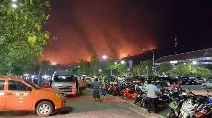 Hoa__Tuyet's tweet photo. Thailand is not as interesting as Australia, right?

Since only a few people are talking about this. No mass media is reporting this. Northern Thailand (Chiang Mai) is facing forest fires. It started on the 25th of March, and until now the fire has yet to be extinguished. https://t.co/SJnfqouoKq