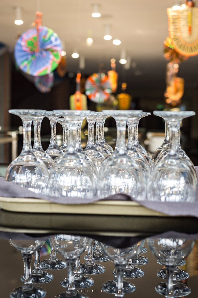 VisualOctopi's tweet photo. The way glass especially drinking glasses catch and reflect light and colors around them always fascinate me .
#StayAtHome #photography #bokeh #lockdownstories #colors #reflections #light #capturinglight https://t.co/OiWoU8R5O6