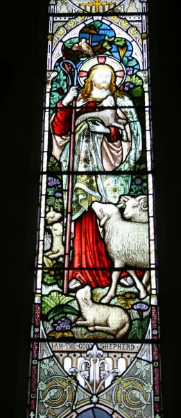An appeal to Victorian specialists among  #LockdownBestiary friends: there must be loads of stained glass lambs out there! I'll give you as a starter this meek & mild example from St James's URC Newcastle  @URCSynod1  http://www.stjurc.org.uk/  Any more  @EnglishHeritage  @TORCHOxford?