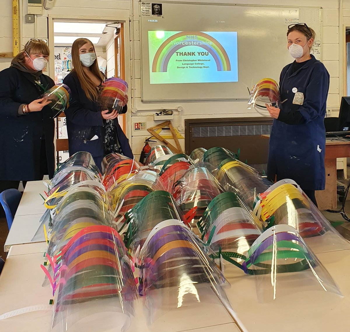 CWLCandSF's tweet image. Can you support us? If you're able to donate funds, we can purchase new materials to make much needed protective visors for the nhs.uk for the #COVID19 ward @WorcsAcuteNHS 
gofundme.com/f/polypropylen…

Thank you #SaveLives #protecttheNHS