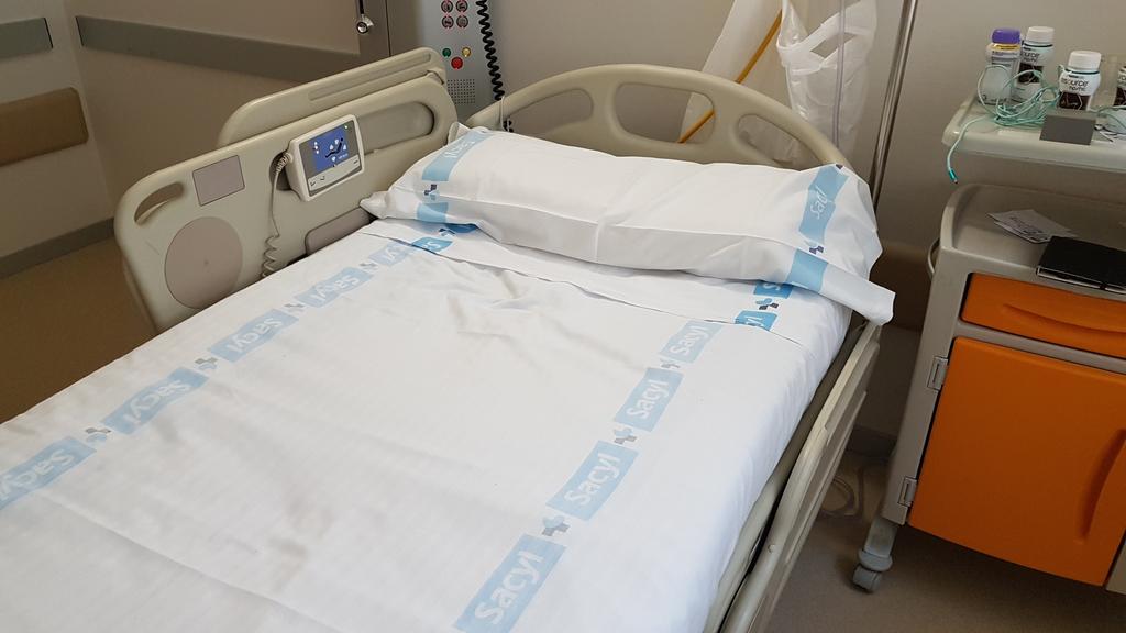 AHORA YA PUEDO CONTARLO: Digo adiós a esta cama del hospital, donde he permanecido desde el pasado 27 de marzo, con una neumonía covid+