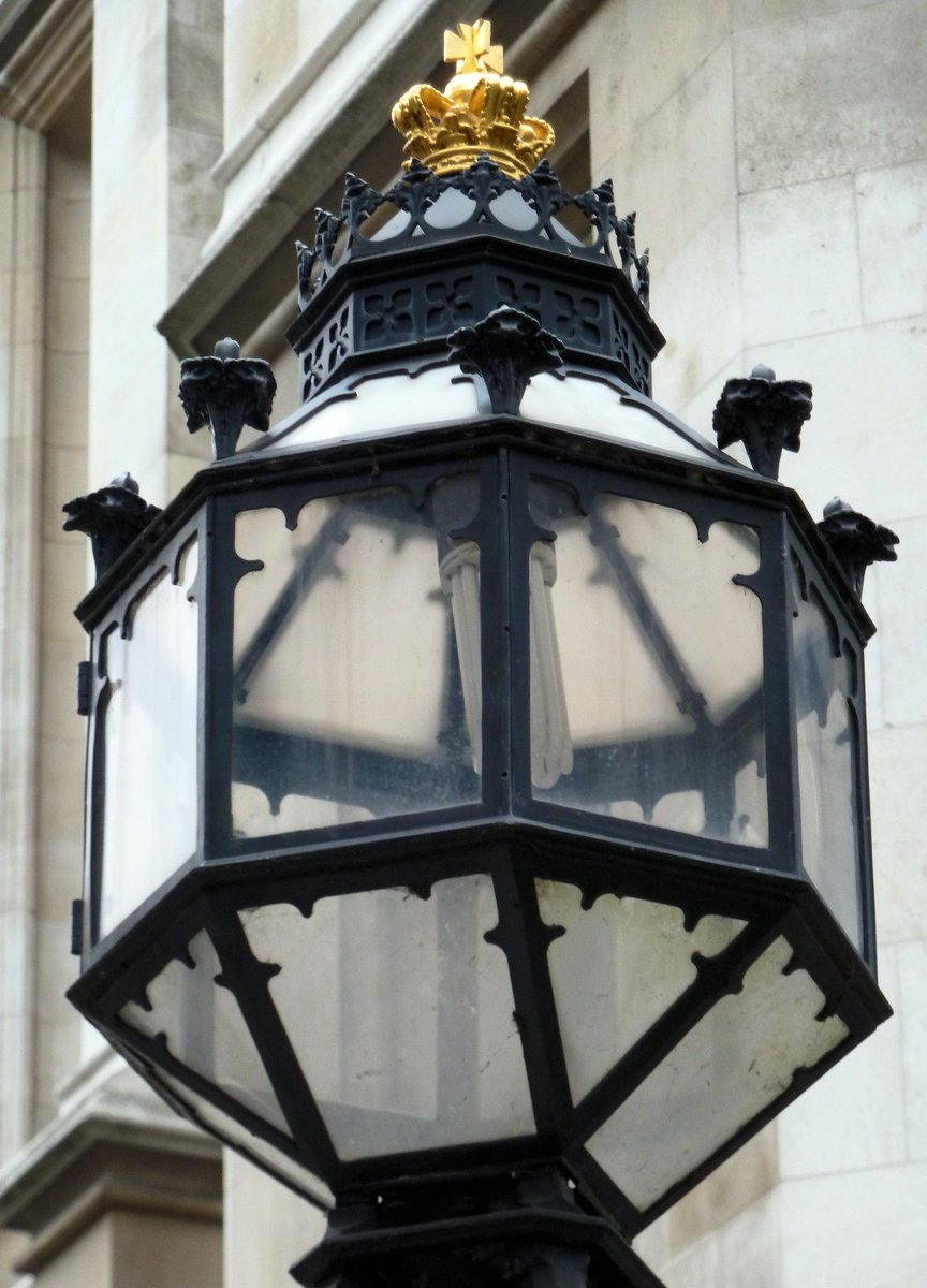 Gaslight of the Day, No.7 [Public Records Office, Chancery Lane] (yes, I know that's a light bulb)