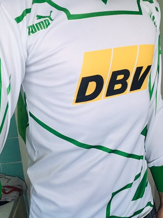  #LockdownKits Day 15: Werder Bremen - not gonna lie, if I took a deep breath this shirt might explode  #bitsnug