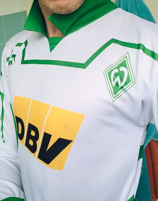  #LockdownKits Day 15: Werder Bremen - not gonna lie, if I took a deep breath this shirt might explode  #bitsnug