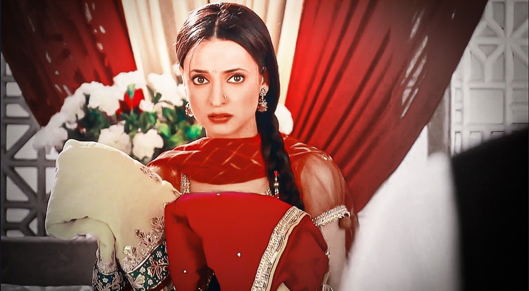 A: 'Ghatiya hai. Pehle bhi bola hai na Aman (read Khushi).''Yeh better choice hai. Aman agar tumhe dono theek lag rahay hain tou woh choose karo jo tum ne pehle socha tha.' But Arnav Smart Raizada underestimated Nani  #BarunSobti  #SanayaIrani  #IPKKNDRewind  #Arshi  #IPKKND