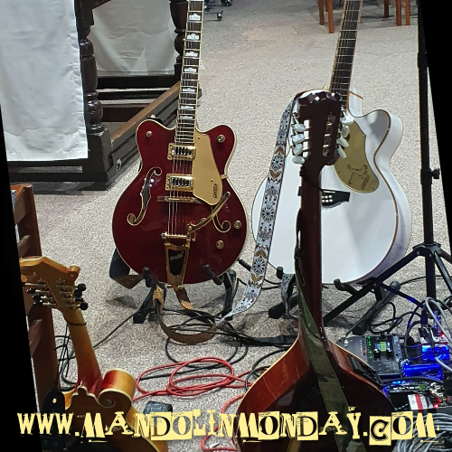 Mandolin Monday tweet media