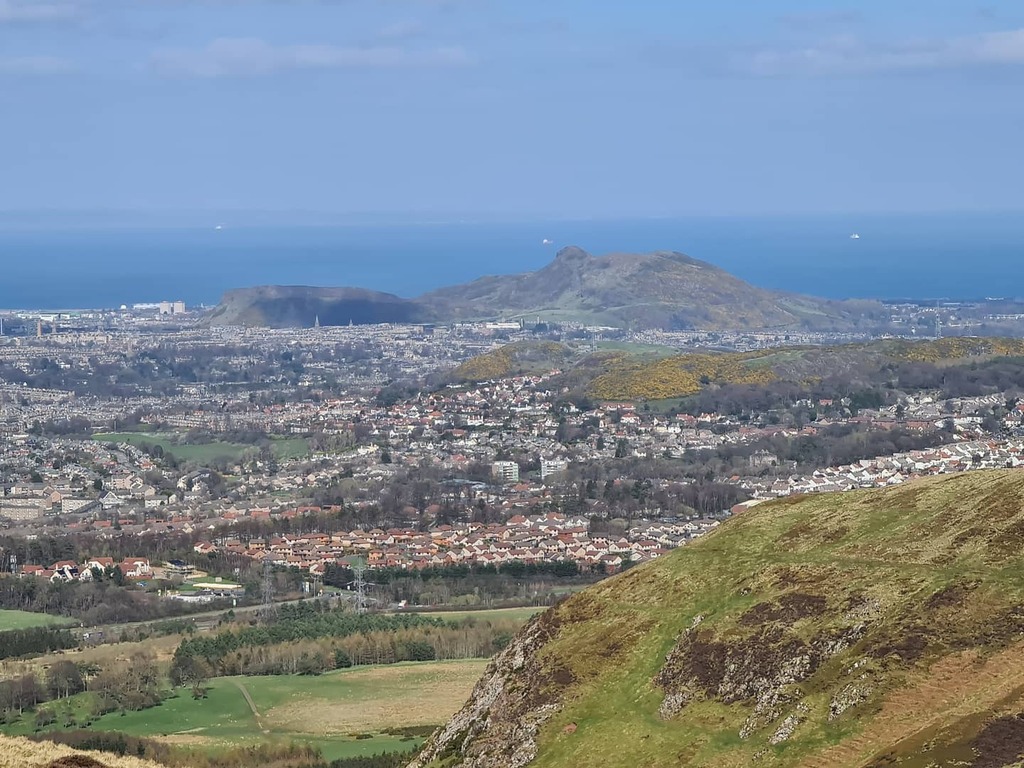 siliconglen's tweet photo. Arthur's seat from Capelaw, Pentlands #outstandingscotland https://t.co/RZNalB6yle https://t.co/oIH1ETCepQ